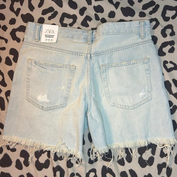 NWT Zara Boyfriend Bermuda Cutoff Shorts – Size 4 | Light Wash, High Rise - Picture 3 of 11